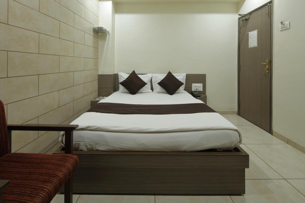 Hotel Good Night Ahmedabad Exterior foto