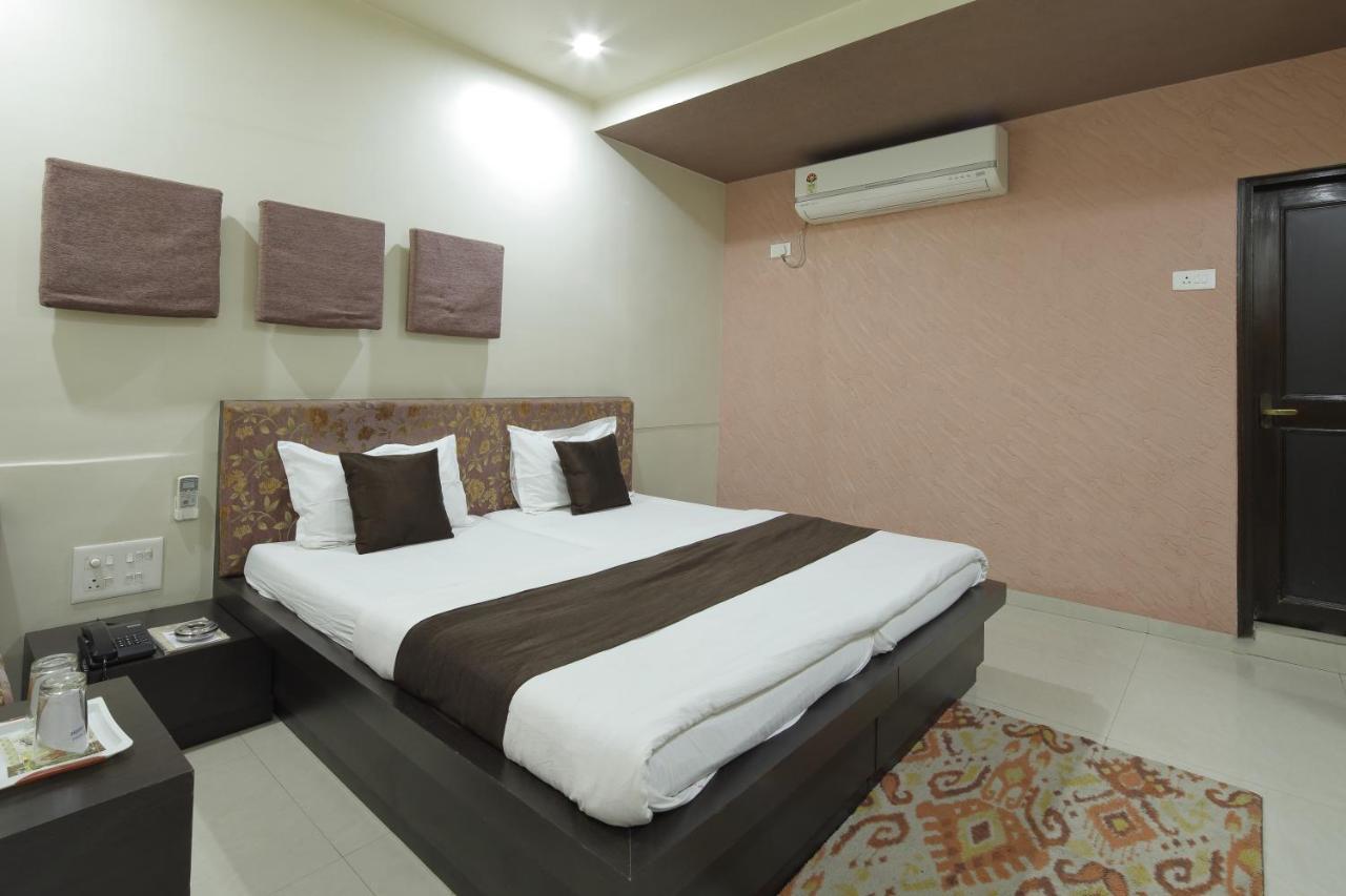 Hotel Good Night Ahmedabad Exterior foto